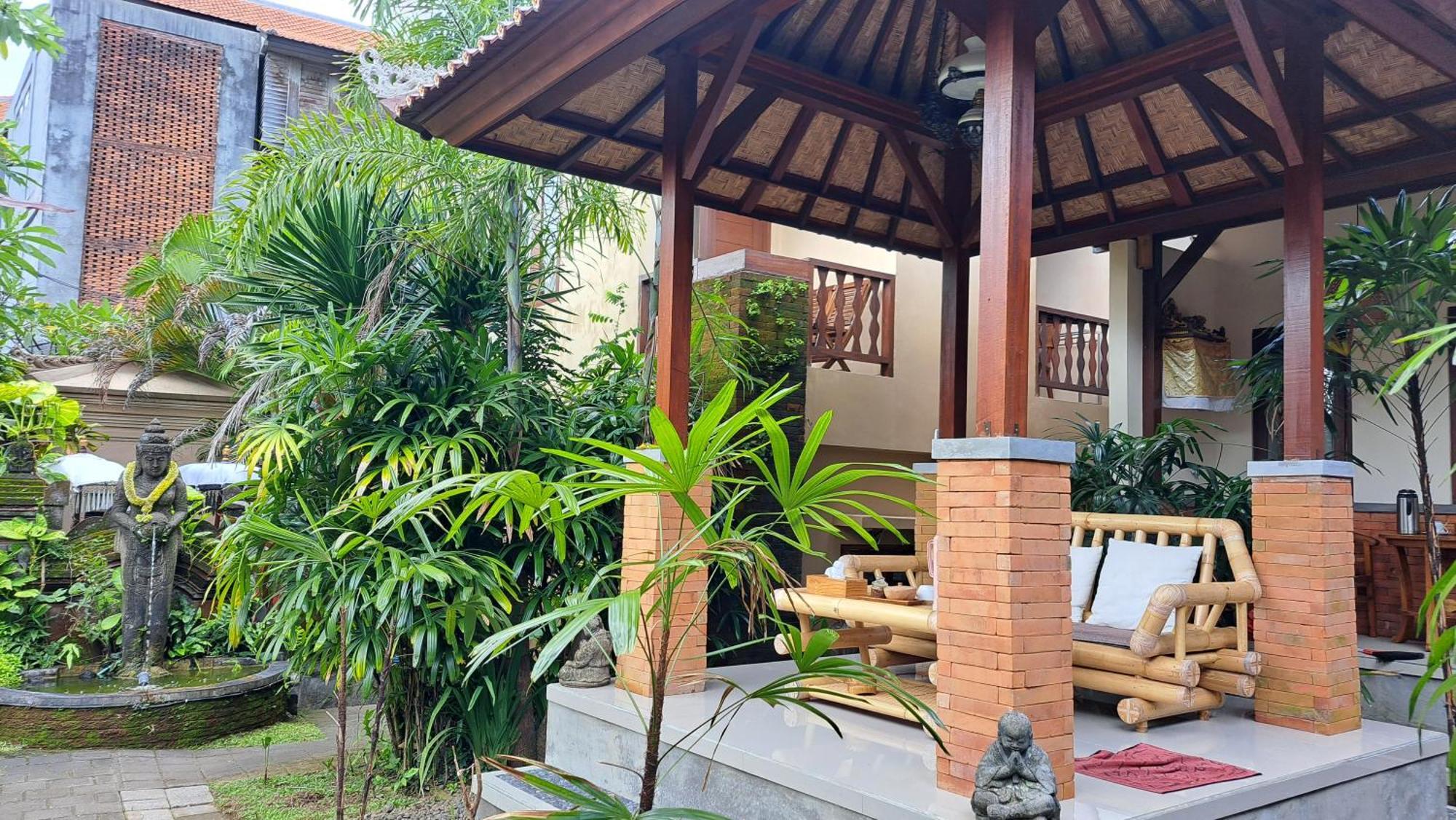 Hotel Sahadewa House à Ubud Extérieur photo